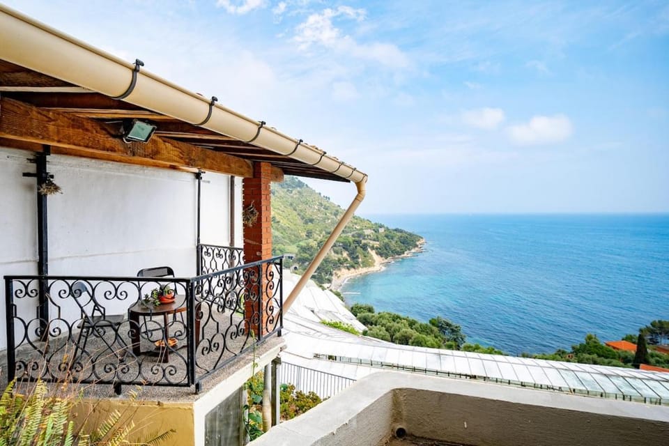 La Casa di Renée - Sea view Apartment in Liguria