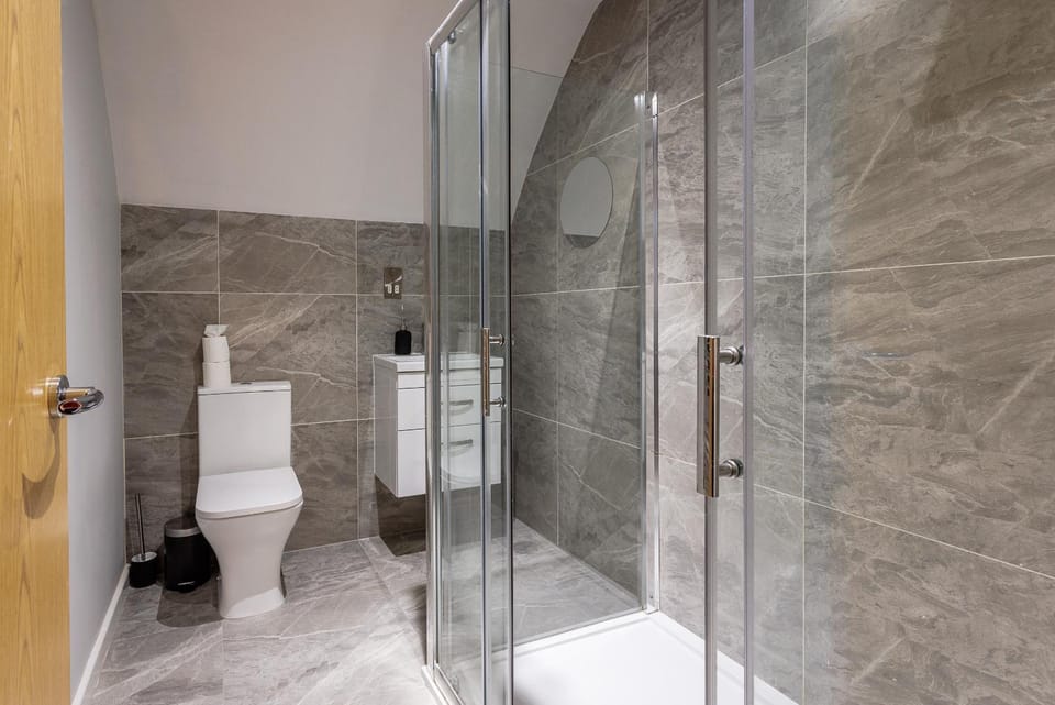 Shower, Toilet, Bathroom