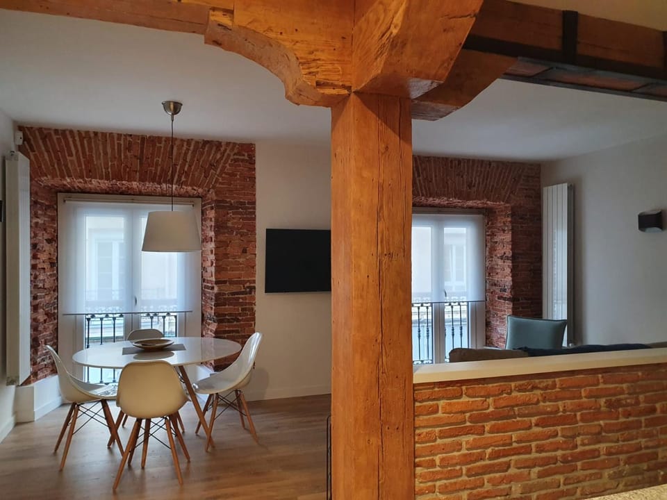 TV and multimedia, Seating area