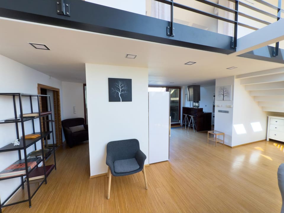 Loft-style& Modern Apartment in the center of Prague Apartment in Prague