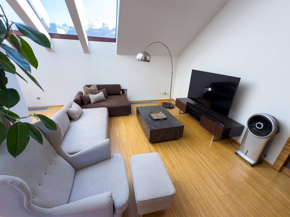 Loft-style& Modern Apartment in the center of Prague Apartment in Prague