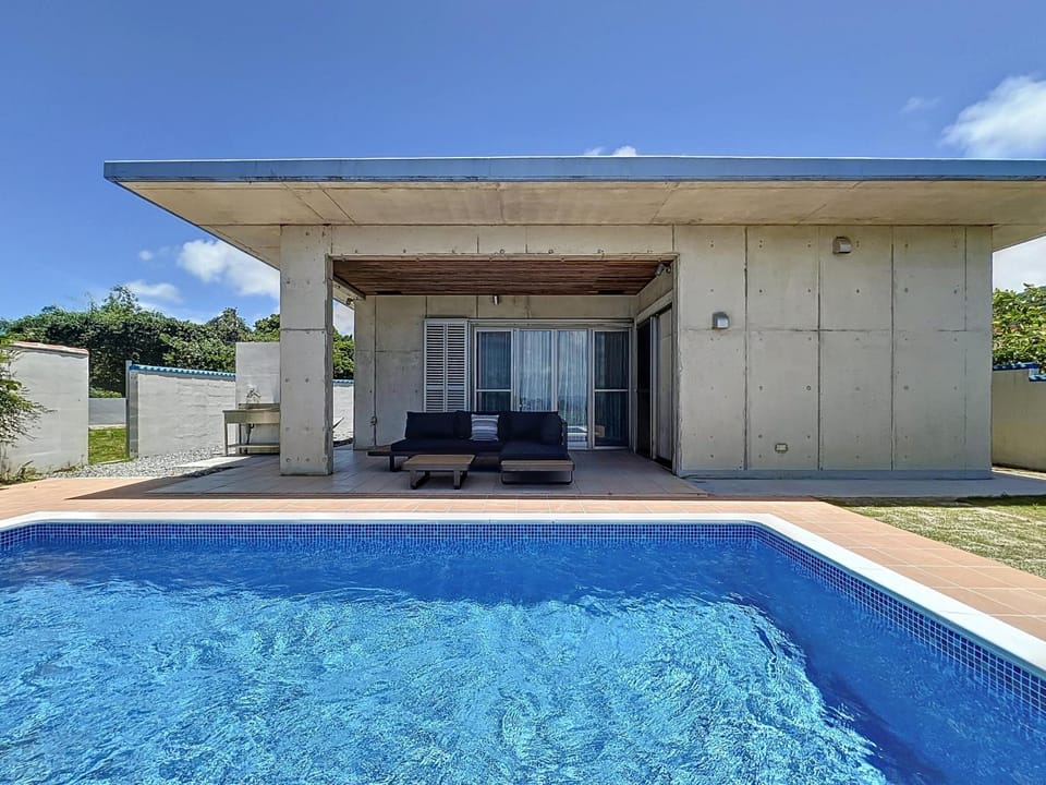 Property building, Swimming pool, Swimming pool
