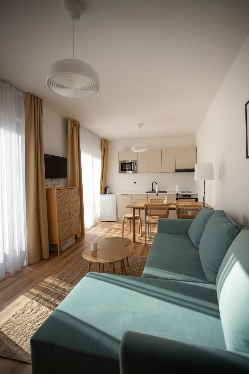 TV and multimedia, Kitchen or kitchenette, Living room, Seating area, Dining area, pet friendly, stove