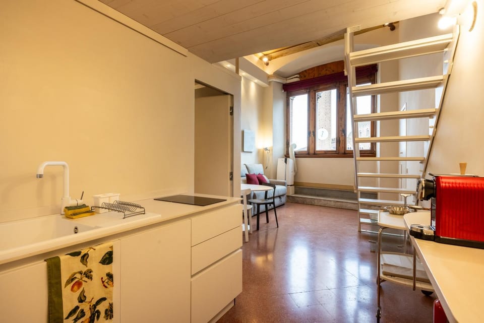 Via Banchi di Sotto, 8 - Piazza del Campo Apartment in Siena