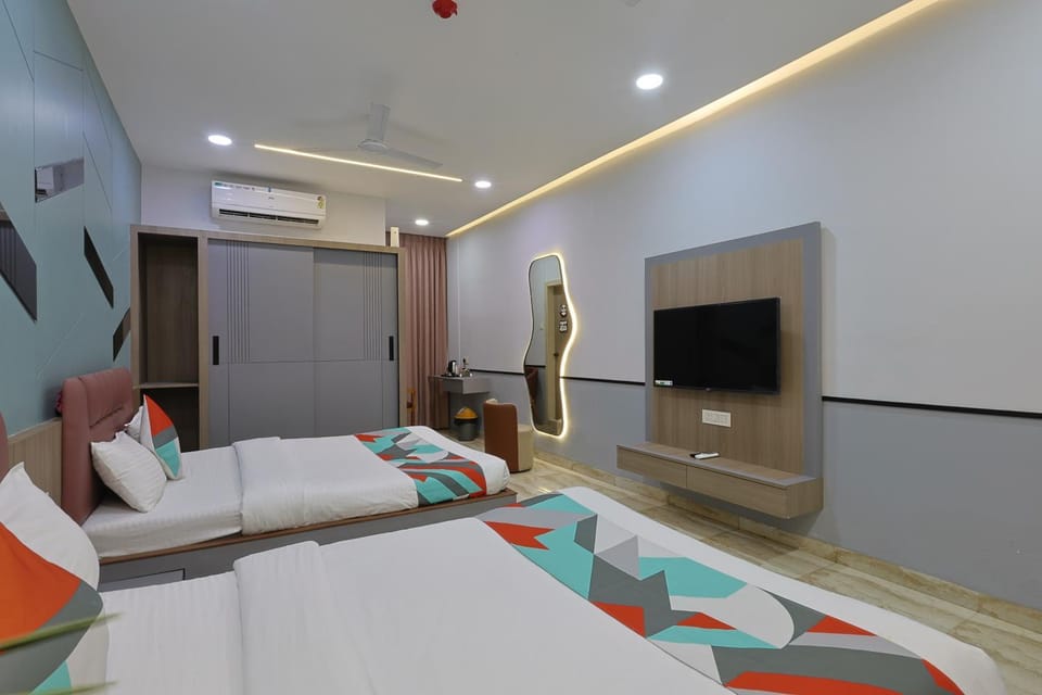 Communal lounge/ TV room, Bed, Bedroom, wardrobe