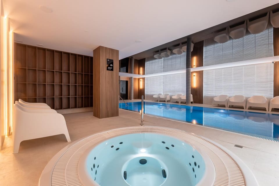 Pool view, Swimming pool