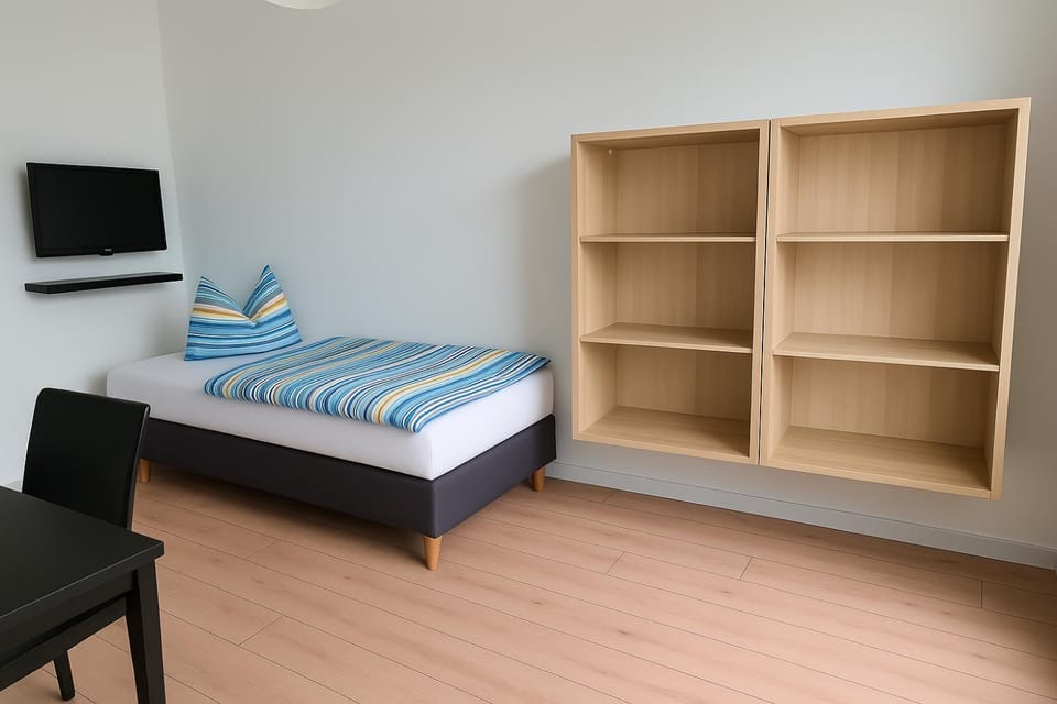 Bed, TV and multimedia, Photo of the whole room, Bedroom, wardrobe