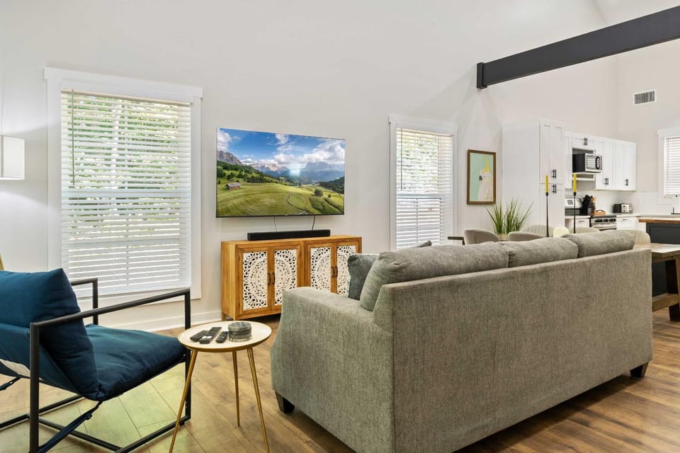 TV and multimedia, Living room, Seating area