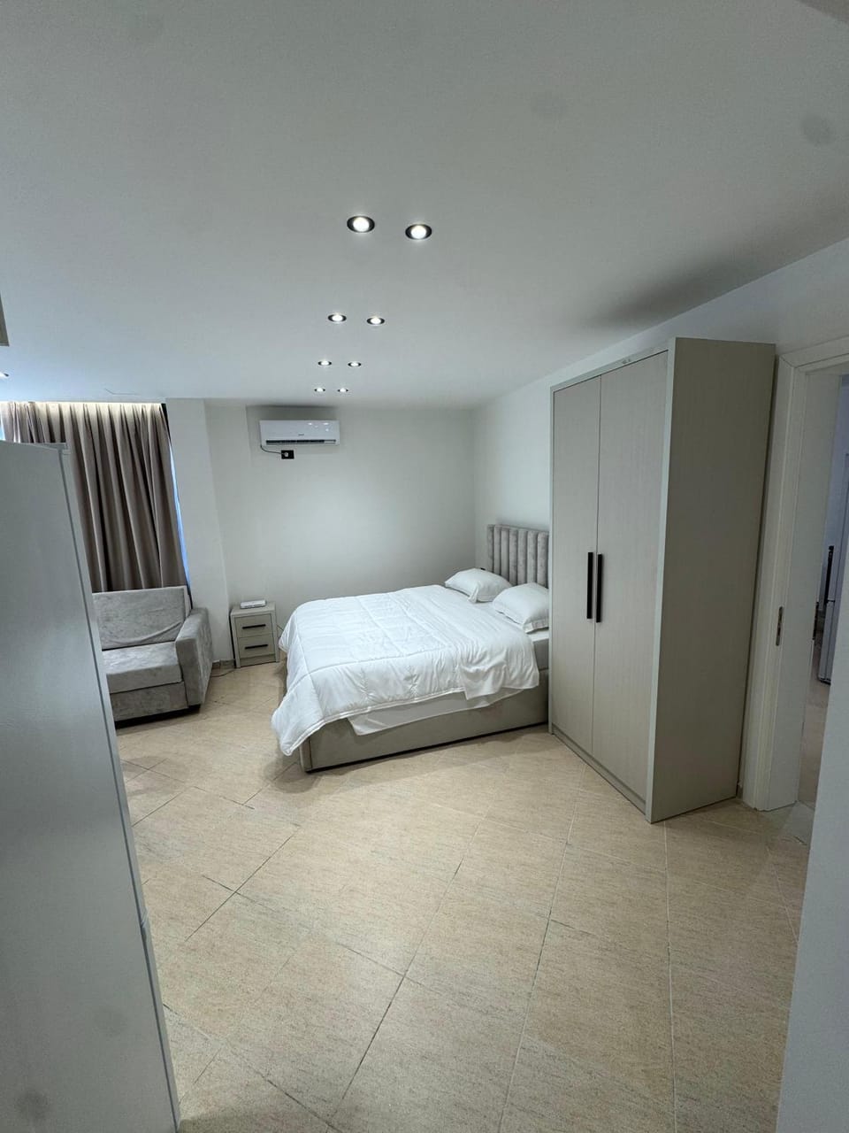 Bed, Photo of the whole room, Bedroom, wardrobe, air conditioner