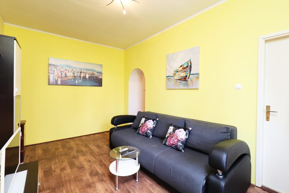 Apartment Opatija 365, steps from the sea & city center, free street parking Apartment in Opatija