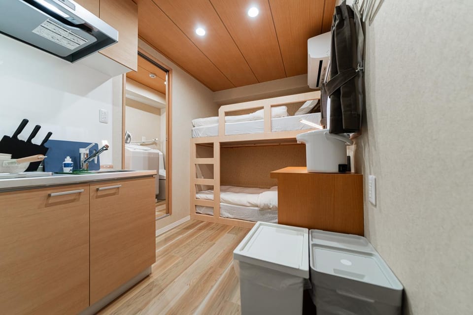 Kitchen or kitchenette, Bedroom