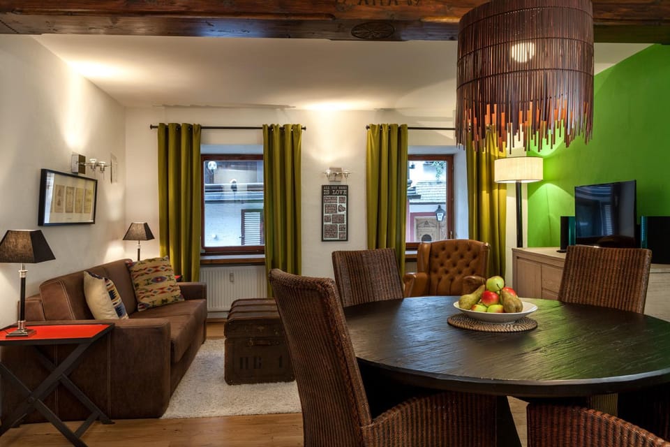 Living room, Dining area