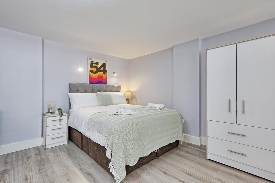 Bed, Photo of the whole room, Bedroom, towels, wardrobe