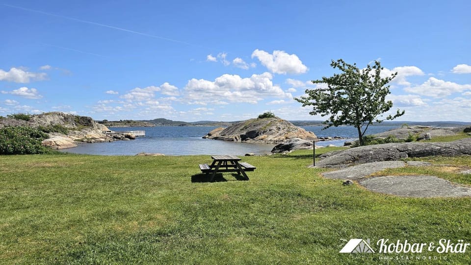 Apartment in Höviksnäs, 300 m from the sea with a view of the Tjörn Bridge SE09112 House in Västra Götaland County