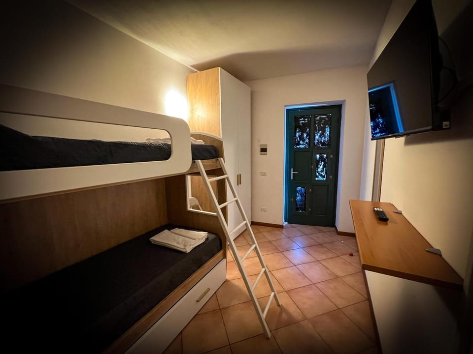 Photo of the whole room, Bedroom, bunk bed