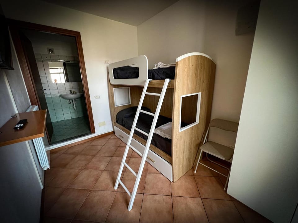bunk bed