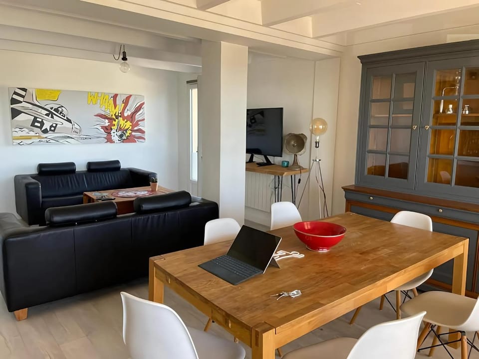 TV and multimedia, Living room, Dining area