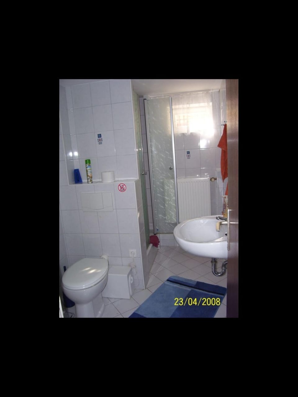 Bathroom, Living room