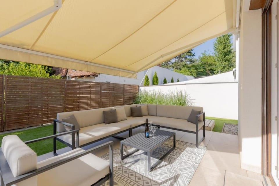 Balaton Breeze Pihenőház by BLTN House in Siófok