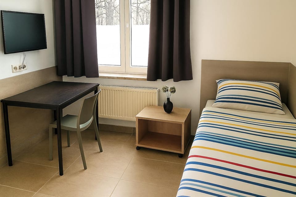 Bed, TV and multimedia, Bedroom, internet