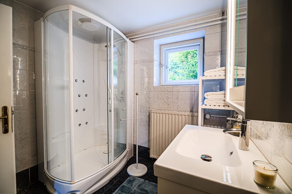 Shower, Bathroom