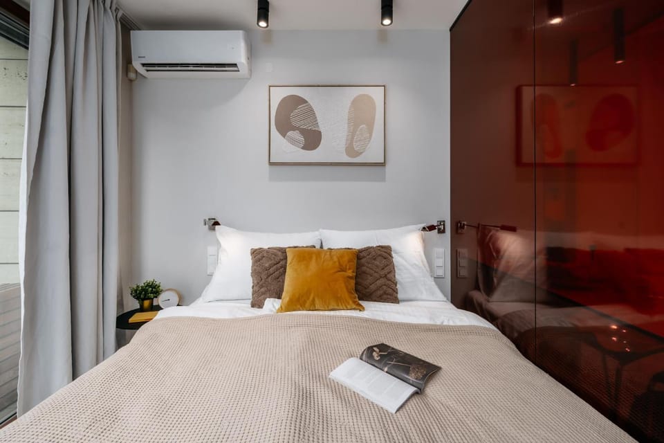 Bed, air conditioner