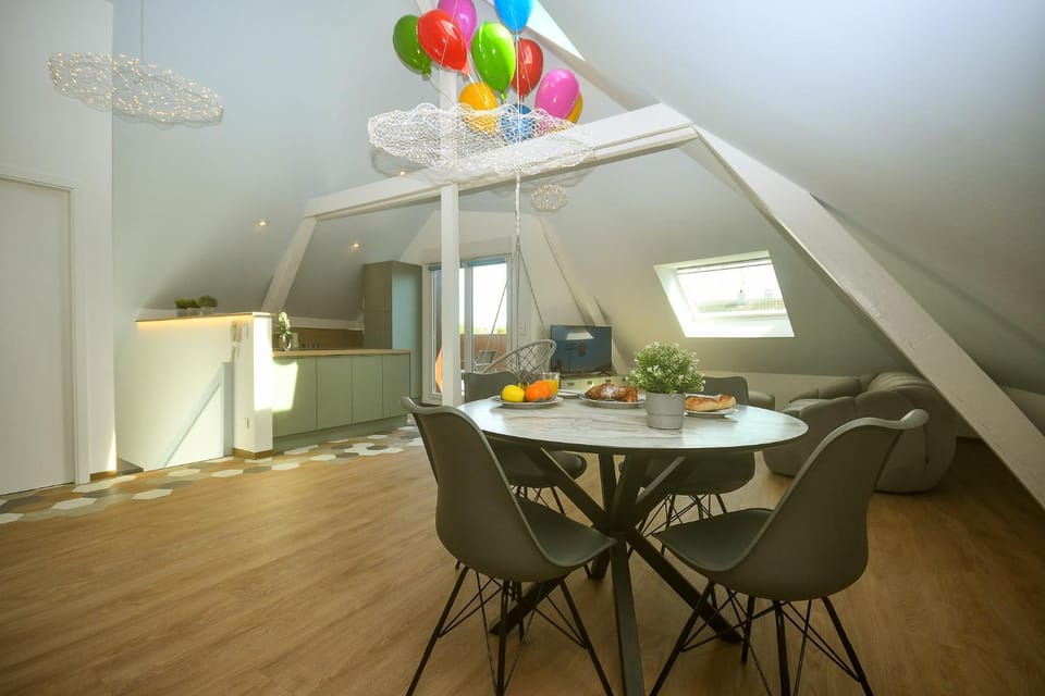 Up, Proche Basel, Loft Sous Combles & Vue Apartment in Weil am Rhein