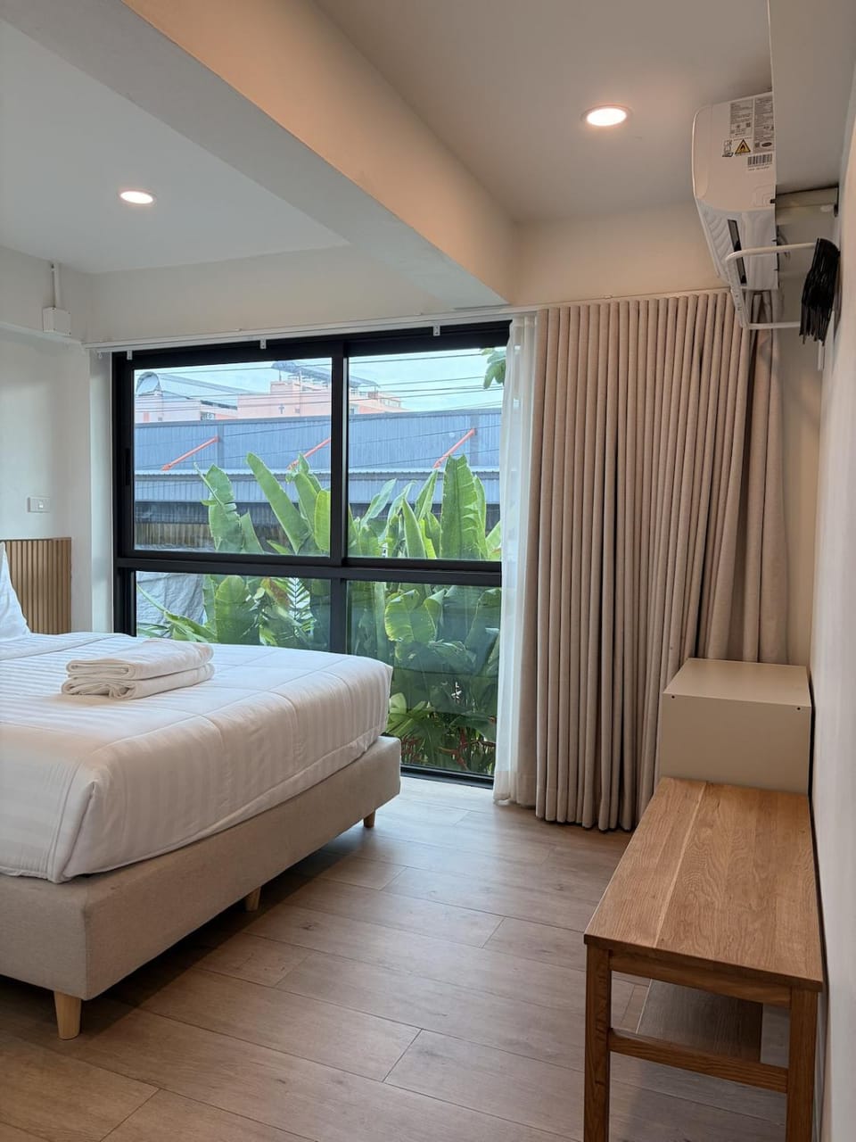Bed, View (from property/room), Photo of the whole room, Bedroom, air conditioner