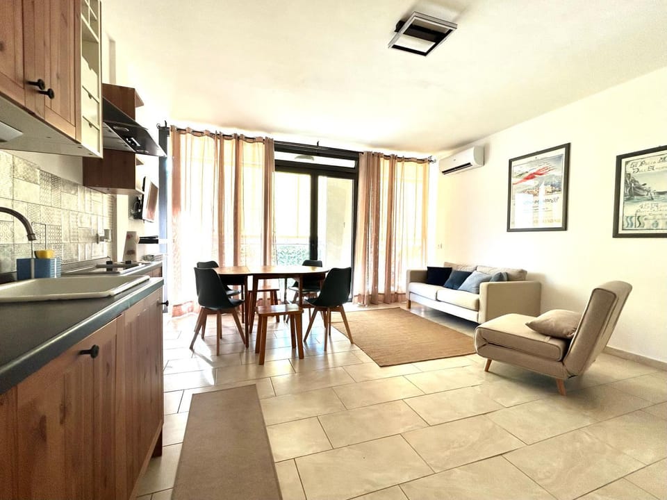 Kitchen or kitchenette, Living room, pet friendly, stove