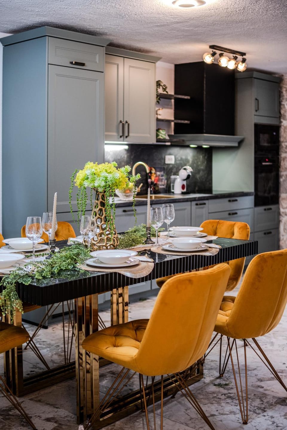 Dining area, kitchen