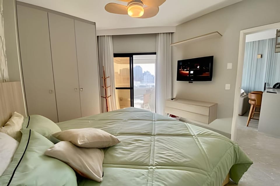 Photo of the whole room, Bedroom