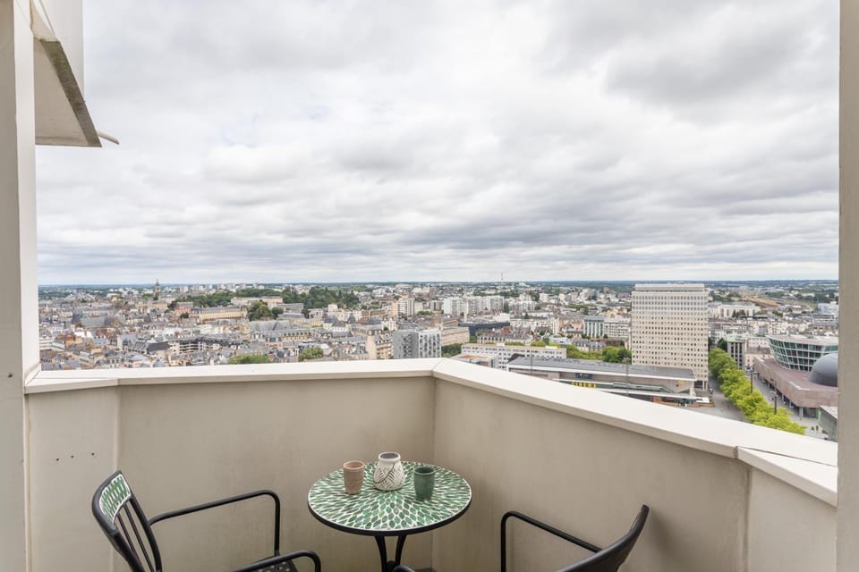 Balcony/Terrace, City view