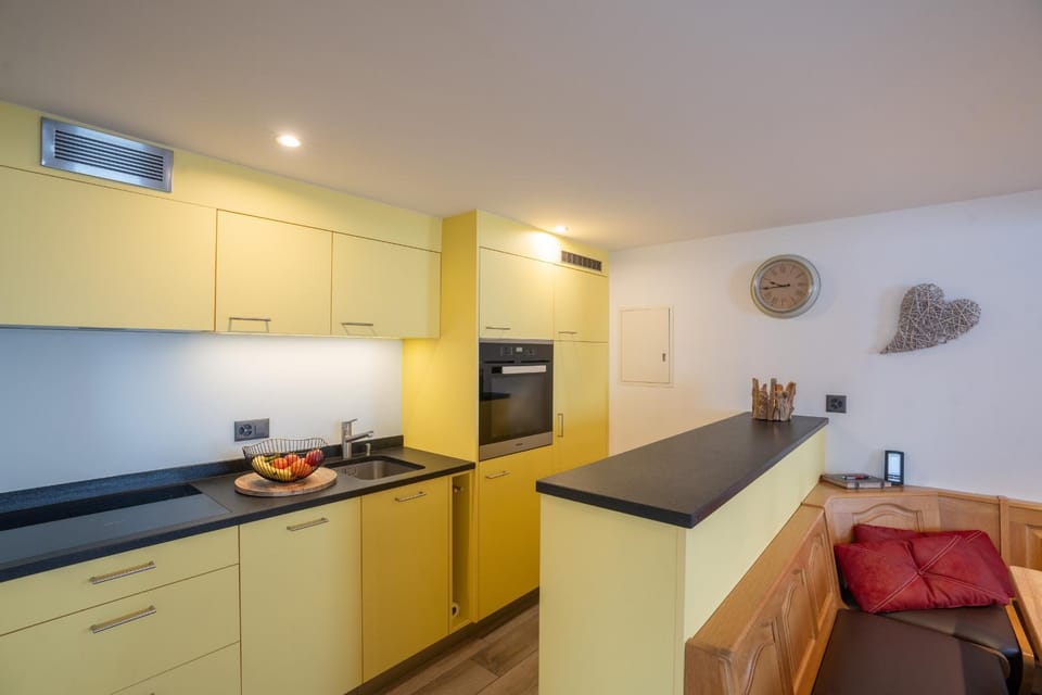 Kitchen or kitchenette, oven