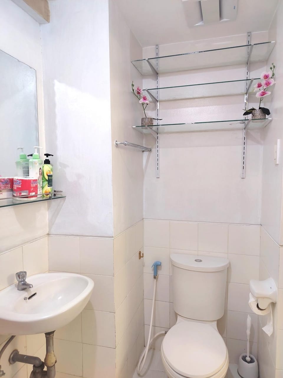 Serene View 2BR CAMELLA NORTHPOINT with balcony overlooking Garden clubhouse 5th floor Apartment hotel in Davao City