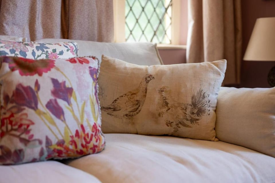 Gate Lodge - Sleeps 4 - Near Belvoir Castle House in South Kesteven District