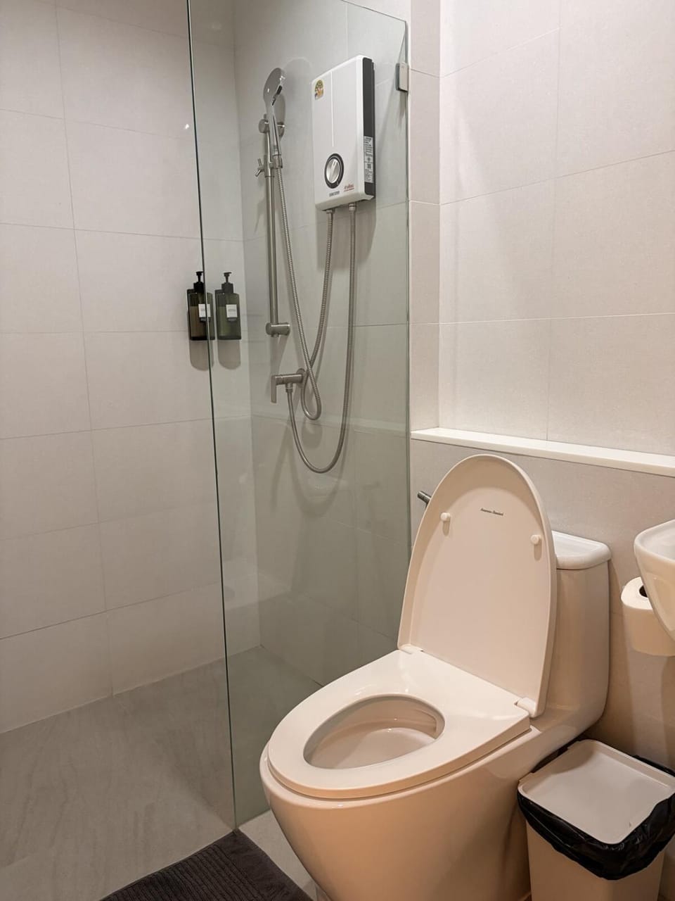 Shower, Toilet, Bathroom
