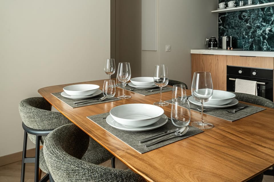 Kitchen or kitchenette, Dining area