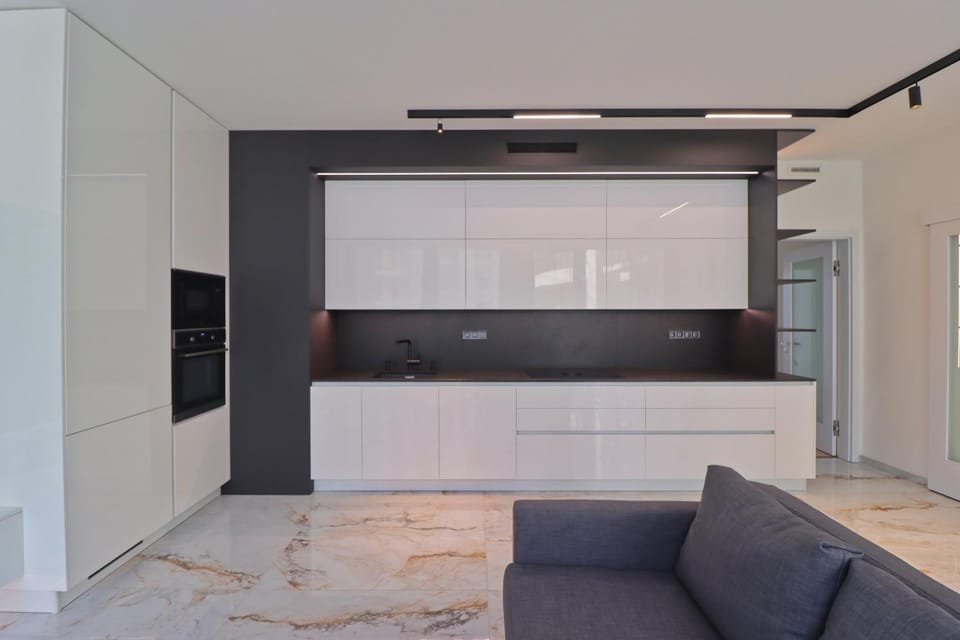 Kitchen or kitchenette, kitchen