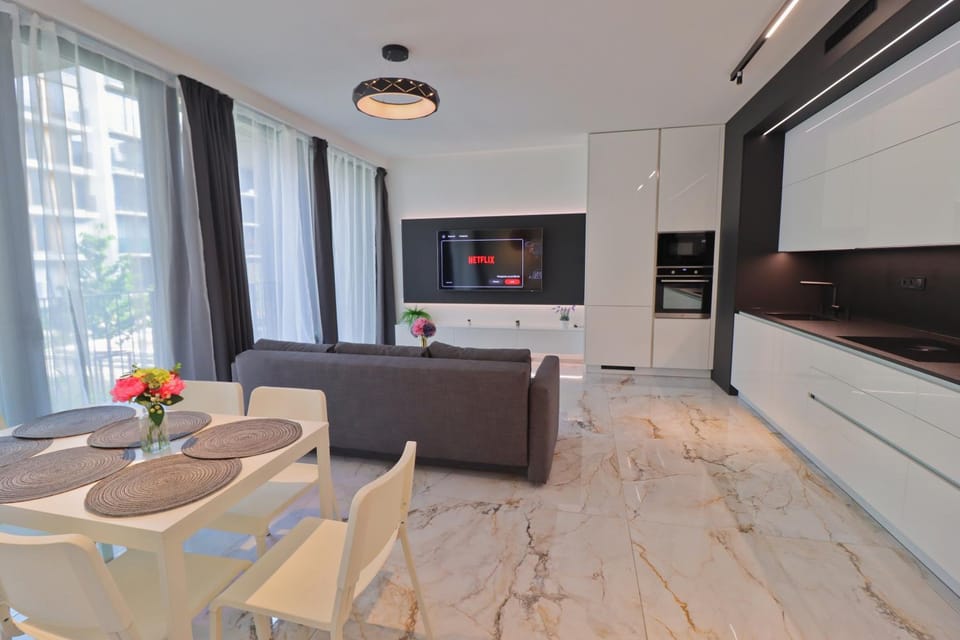 TV and multimedia, Living room, Dining area