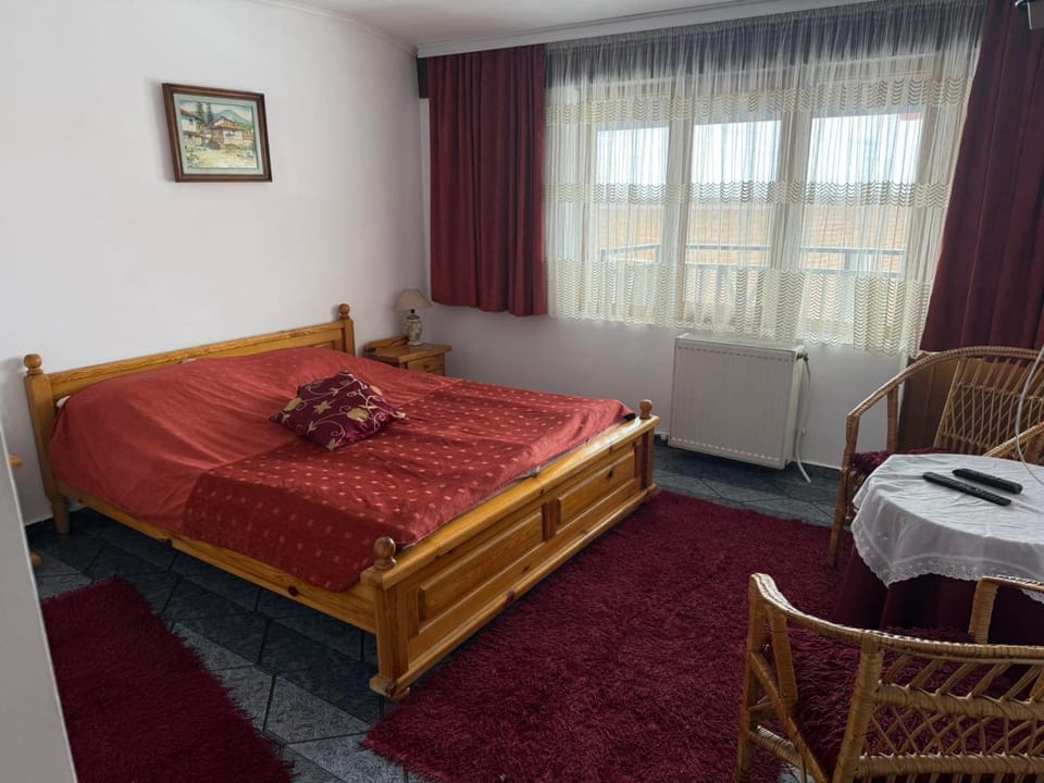 Property building, Bed, Photo of the whole room, Bedroom