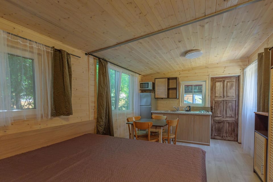 Bed, Dining area, wardrobe