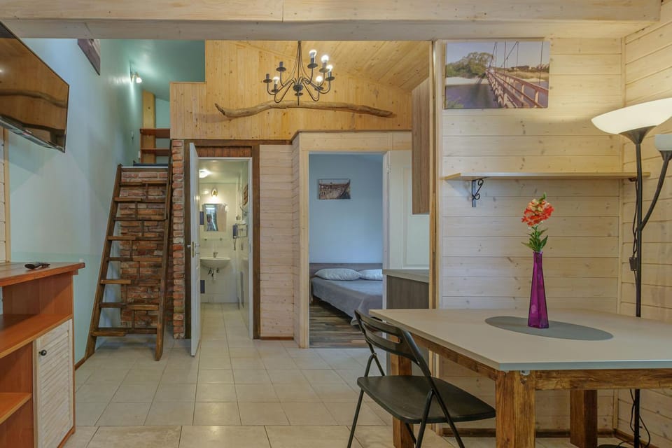 Kitchen or kitchenette, Seating area, Dining area