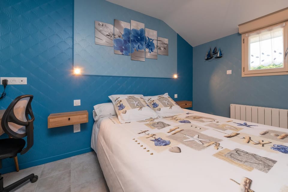 Living room, Bedroom