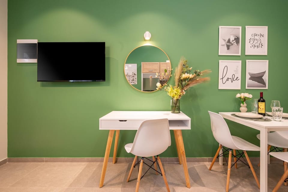 TV and multimedia, Dining area