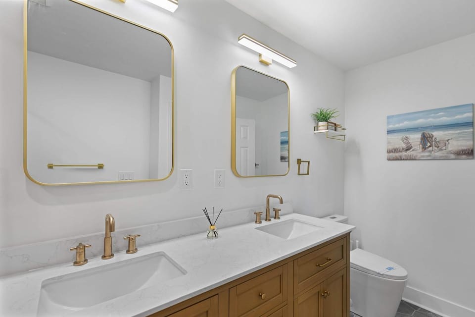 Luxury Beach Escape - Private Hot Tub - Pool House in Ocean City
