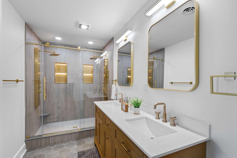 Luxury Beach Escape - Private Hot Tub - Pool House in Ocean City