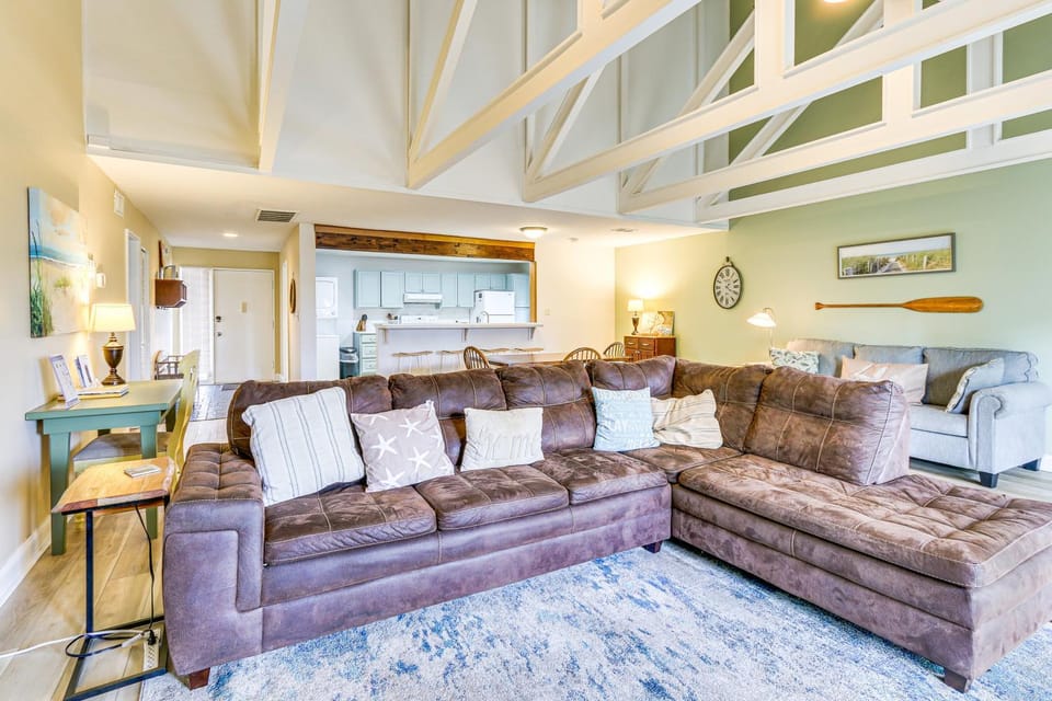 Pool Access + Pet Friendly: Condo in Hilton Head House in Hilton Head Island