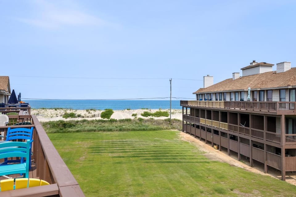 The Blue Pelican House in Kitty Hawk