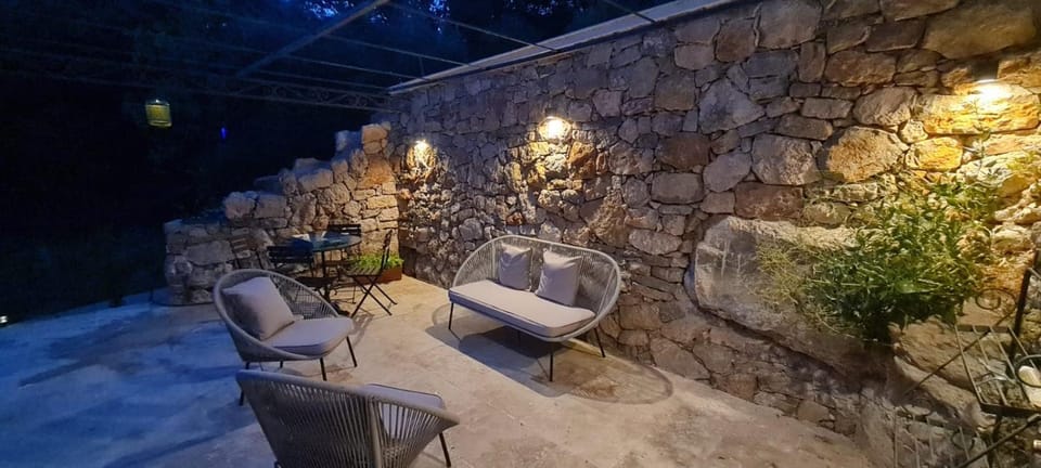 Patio, Night