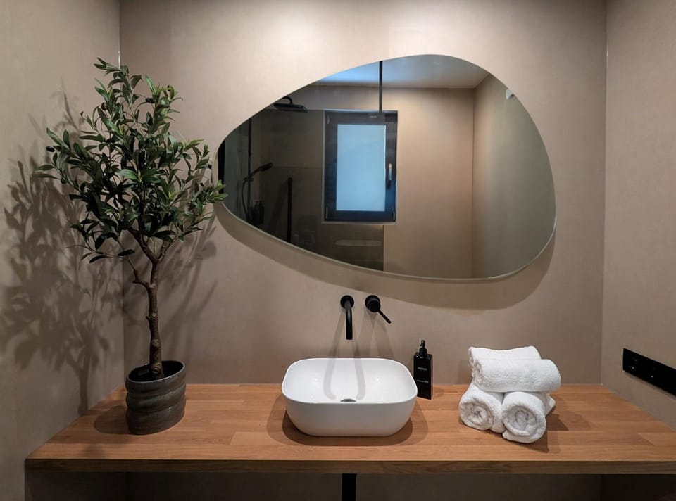 Bathroom, towels